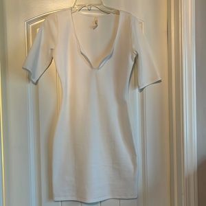 White bodycon v neck dress